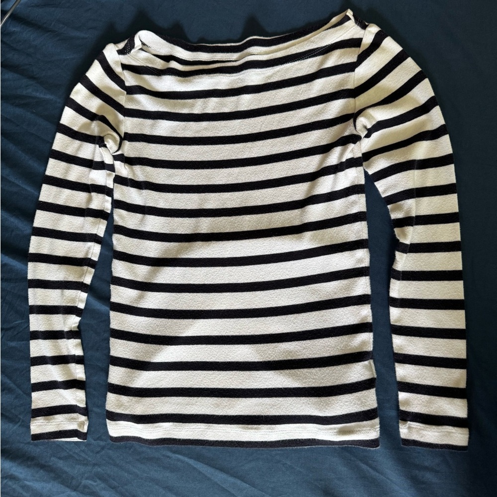 🌙GAP Black and White Striped Top